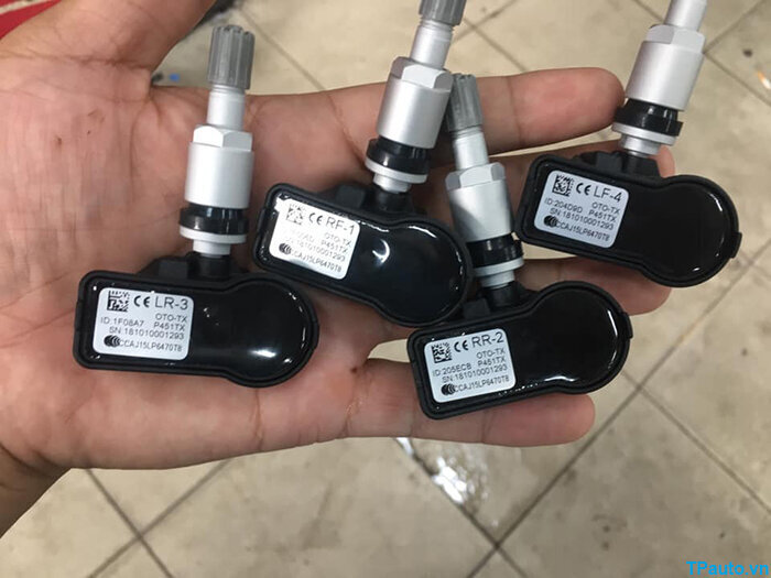 BỘ CẢM BIẾN ÁP SUẤT LỐP