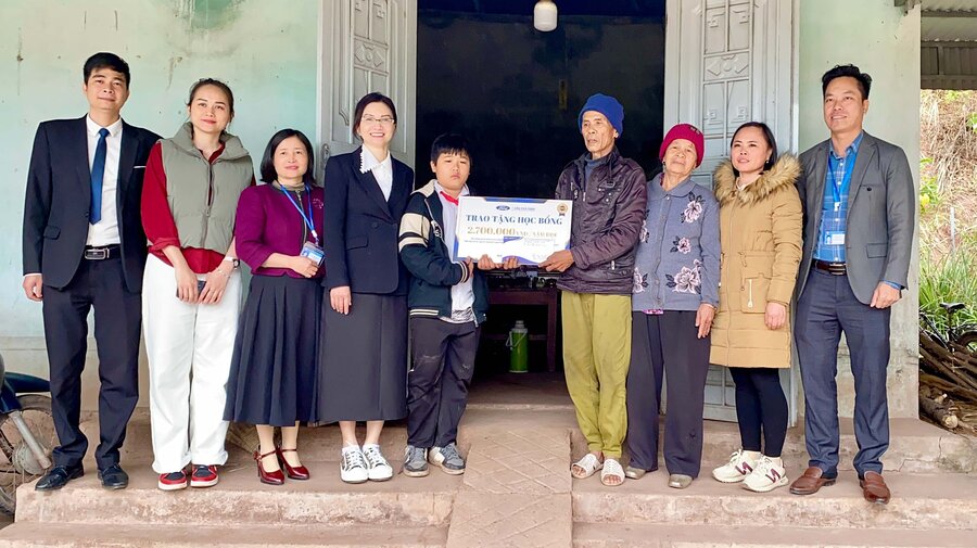 Cẩm Phả Ford Đến Tận Nhà Trao Học Bổng – Lan Tỏa Yêu Thương, Chắp Cánh Ước Mơ