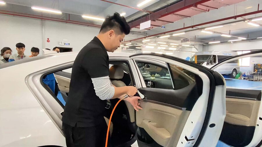 Dọn Nội Thất Ô Tô Và Chăm Sóc Xe Toàn Diện Tại Cẩm Phả Ford – Dịch Vụ Chuyên Nghiệp, Uy Tín Tại Quảng Ninh